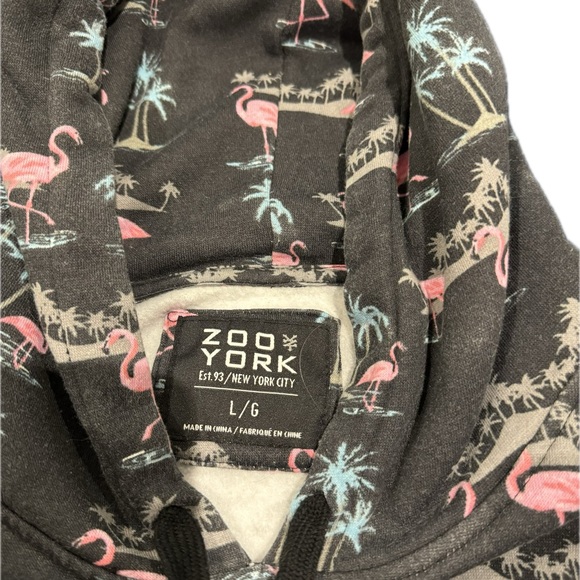 Flamingo hoodie on black background - Picture 2 of 2